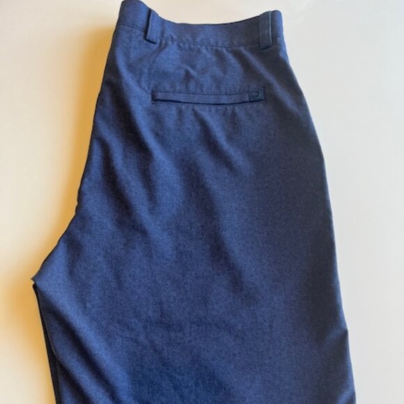 Peter Millar - Shackleford Performance Hybrid Short - Navy pattern - Picture 1 of 2